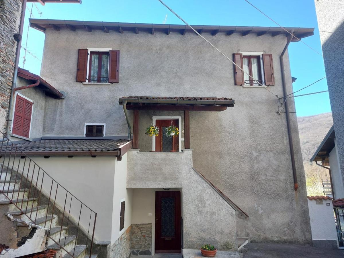 Casa Sassello - Appartamento Menta Dumenza Exterior foto